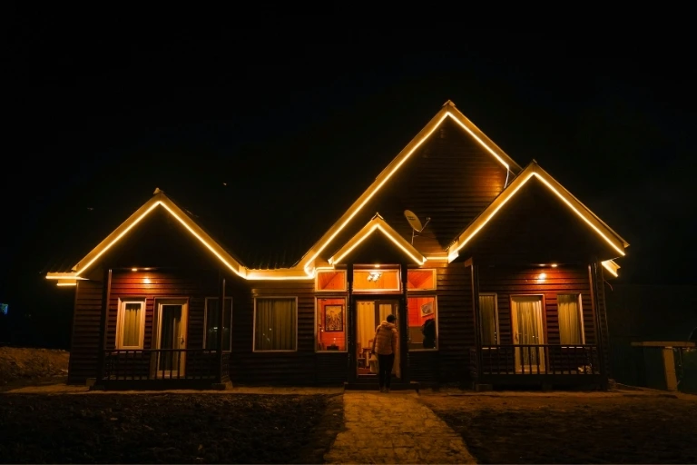 Create a Warm Welcome with Entrance Lighting