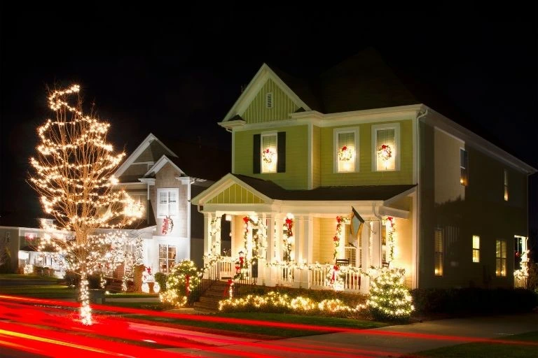 Holiday Lighting as a Form of Creative Expression